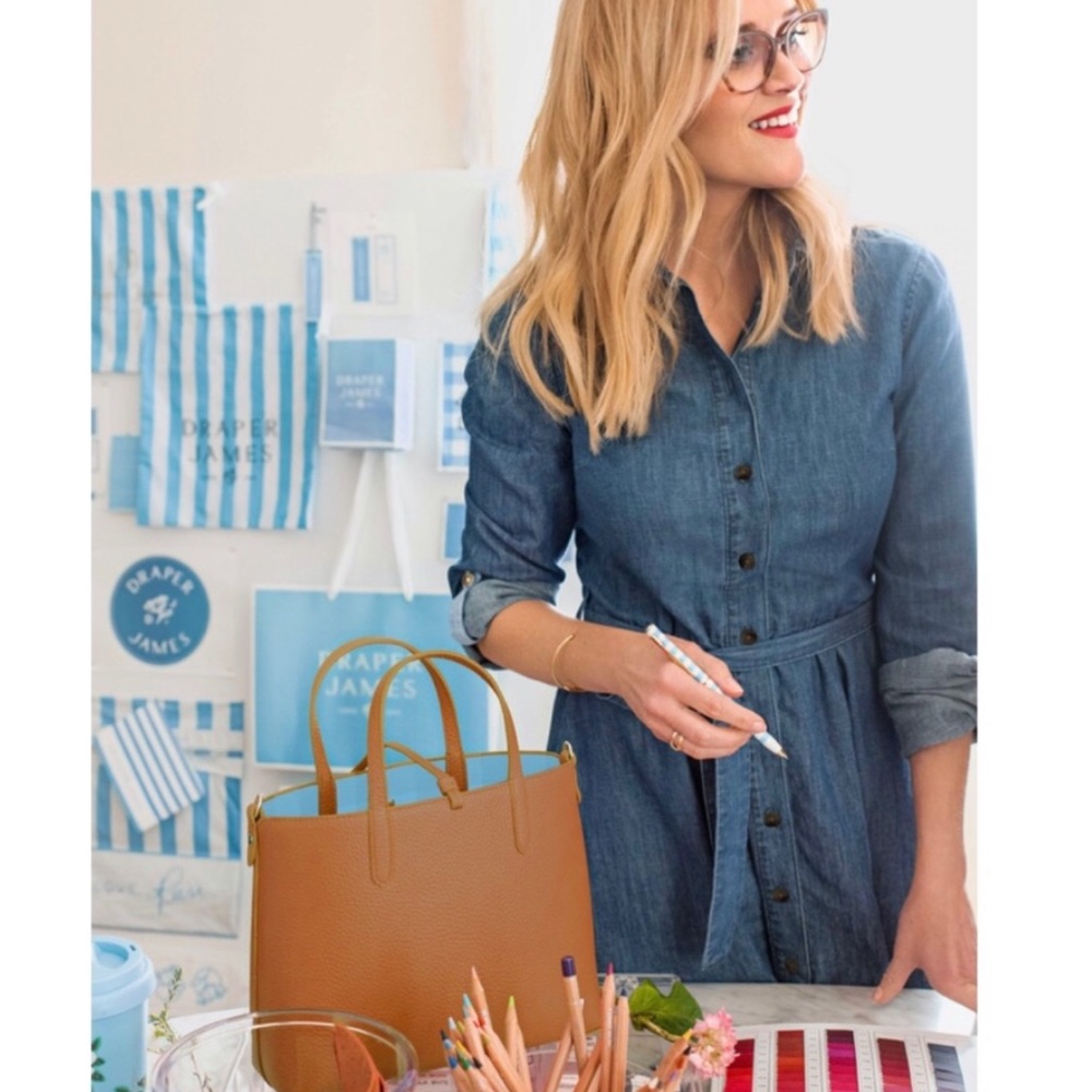 New Draper James Belted Chambray Shirtdress - Picture 3 of 9